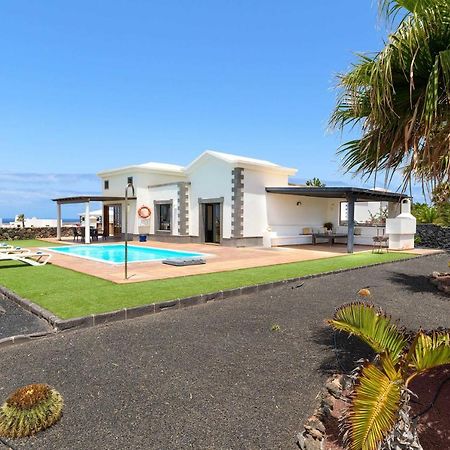 Villa Los Dragos Playa Blanca (Lanzarote) Exterior foto